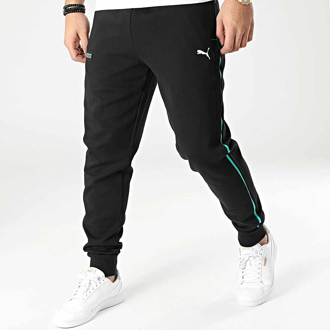 Tout neuf ⌛ Pantalon Jogging A Bandes Mercedes AMG Petronas 533608 Noir de Puma ❤️ 3 Tout neuf ⌛ Pantalon Jogging A Bandes Mercedes AMG Petronas 533608 Noir de Puma ❤️