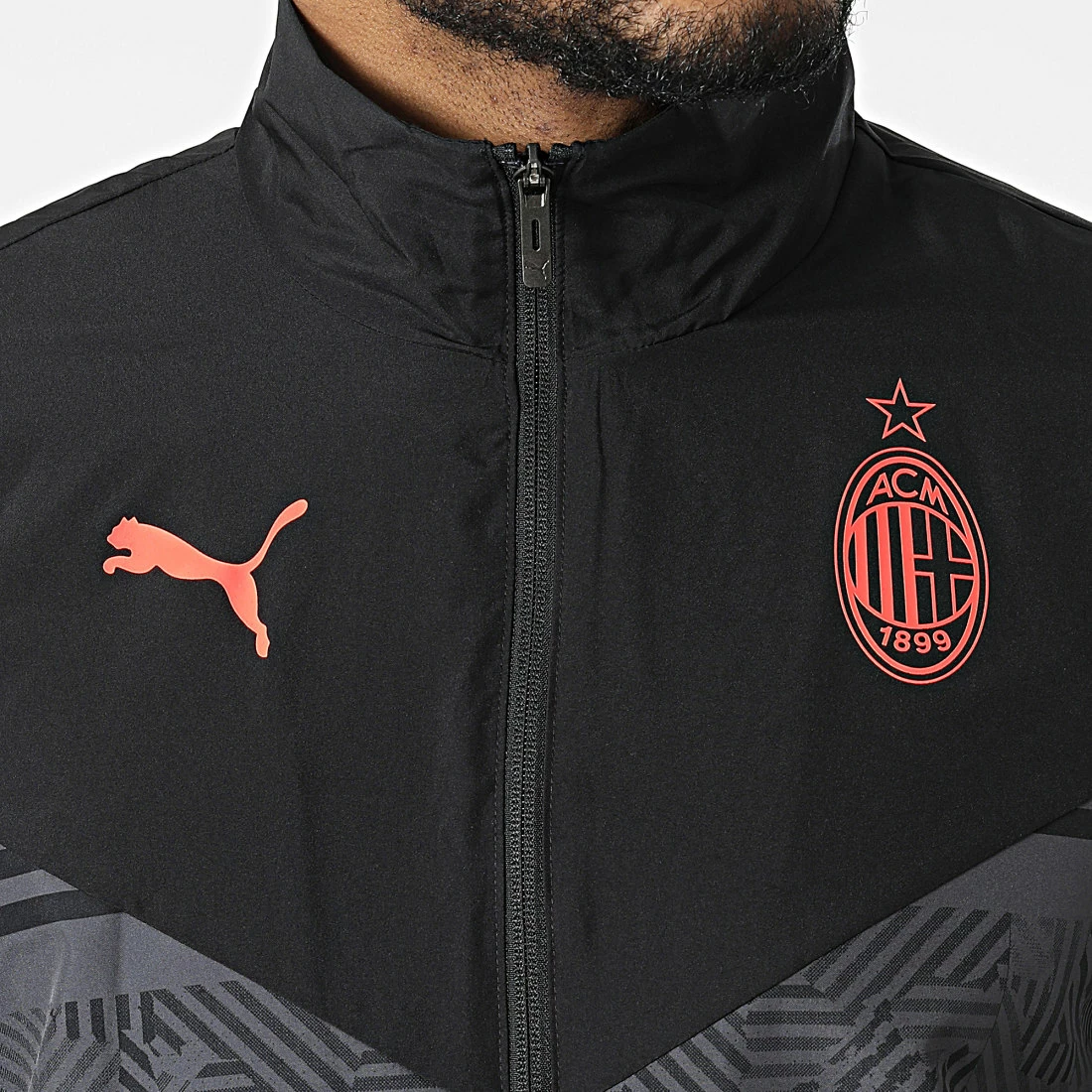 Grosses soldes 🔥 Veste Zippée AC Milan Prematch 765055 Noir de Puma 😉 4 Grosses soldes 🔥 Veste Zippée AC Milan Prematch 765055 Noir de Puma 😉 – Image 2