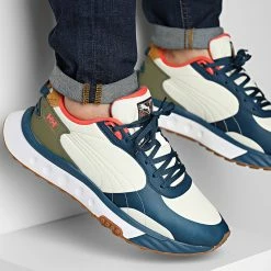 Acheter 🛒 Baskets Wild Rider x Helly Hansen 382337 Intense Blue White Asparagus de Puma 🧨
