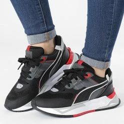 Remise ⭐ Baskets Femme Mirage Sport Tech 384510 Black Dark Shadow Red de Puma 👏