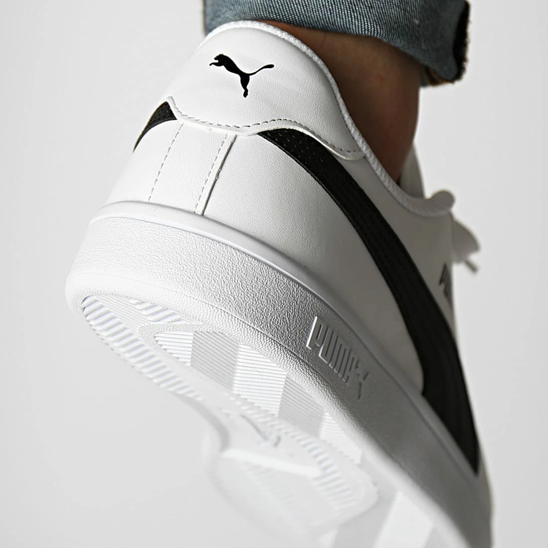 De gros 💯 Baskets Smash v2 365215 Puma White Puma Black 😍 6 De gros 💯 Baskets Smash v2 365215 Puma White Puma Black 😍 – Image 4