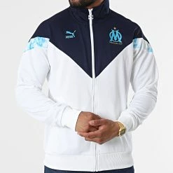 Le moins cher 🎁 Veste Zippée OM Iconic Blanc Bleu Marine de Puma 🥰 8 Le moins cher 🎁 Veste Zippée OM Iconic Blanc Bleu Marine de Puma 🥰 -Puma Soldes 2022 puma 323491 765154 31 20220623T160144 03