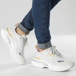 Meilleure vente 🌟 Baskets Femme Kosmo Metallic 384892 Nimbuscloud Natural Vachetta de Puma 🥰 -Puma Soldes 2022 puma 328613 384892 02 20221115T141322 03