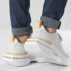 Meilleure vente 🌟 Baskets Femme Kosmo Metallic 384892 Nimbuscloud Natural Vachetta de Puma 🥰 -Puma Soldes 2022 puma 328613 384892 02 20221115T141323 04