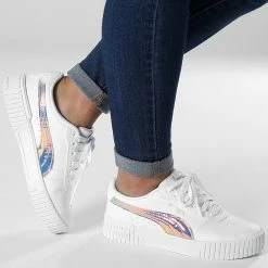 Budget 🔔 Baskets Femme Carina 2 Holo 387985 Puma White Puma Silver ⭐ 8 Budget 🔔 Baskets Femme Carina 2 Holo 387985 Puma White Puma Silver ⭐ -Puma Soldes 2022 puma 329467 387985 01 20220726T142306 03