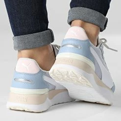 Offres 🥰 Baskets Femme R78 Voyage 380729 Blue Wash White Island Pink de Puma 👍 -Puma Soldes 2022 puma 341814 380729 16 20221028T120613 04