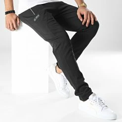 Acheter 🎉 Pantalon Jogging Mercedes AMG Petronas 538463 Noir de Puma 💯 -Puma Soldes 2022 puma 348163 538463 01 20221118T152952 03
